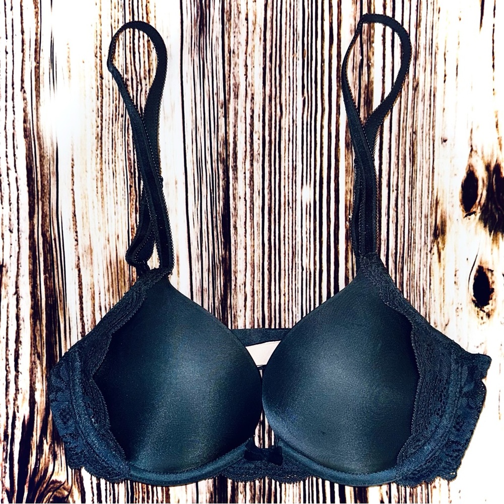 VICTORIA’S SECRET || Dream Angels Push Up Bra in Lace Navy - SZ 32C